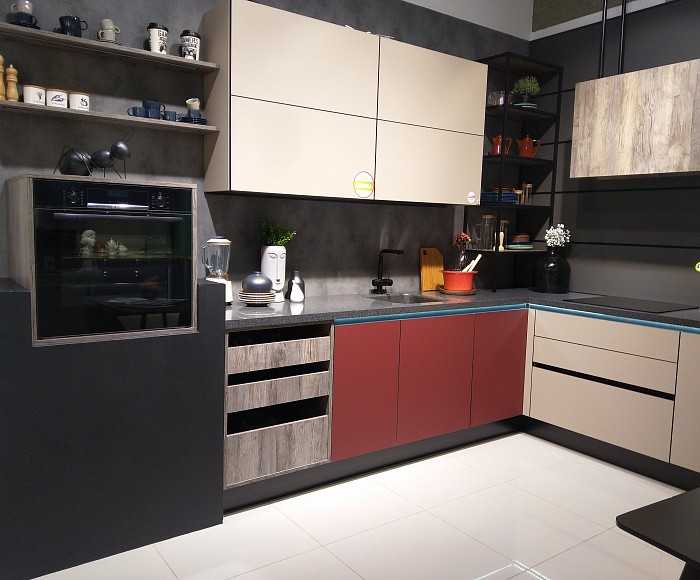 м. Дмитровская