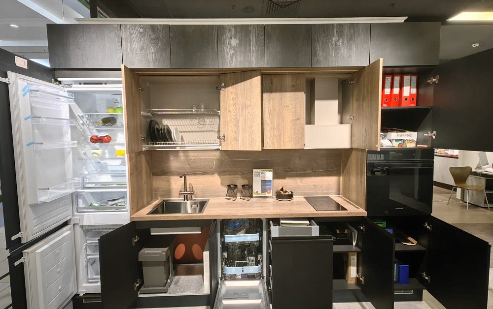 Кухня Ноа + Стоун Вуд / м.Бульвар Дмитрия Донского