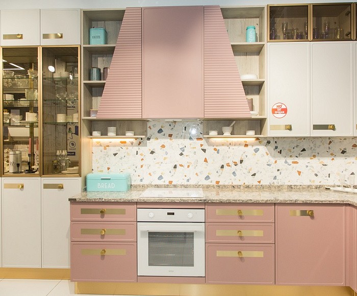 м. Пражская