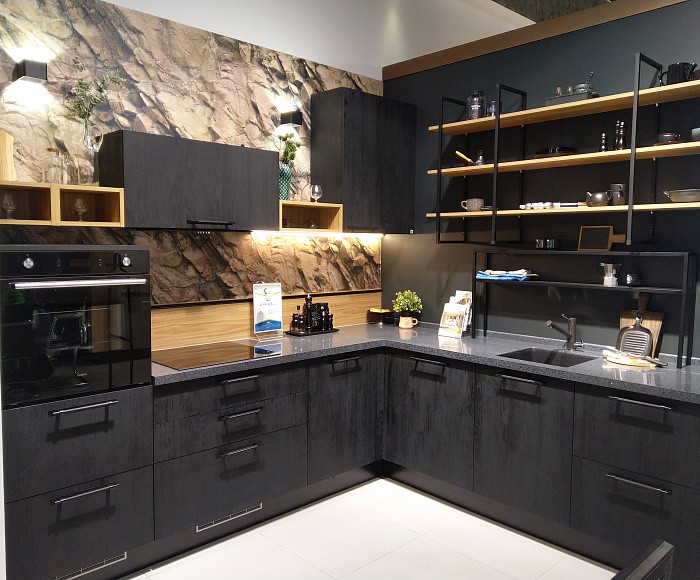 м. Дмитровская